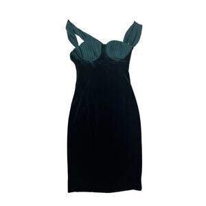 House of CB London Eleanor Velvet Dress in Green